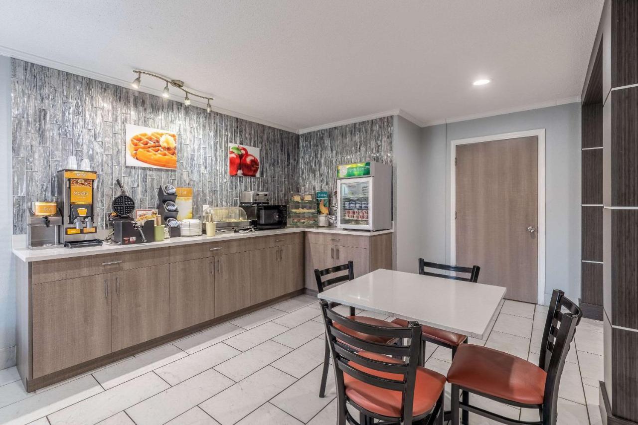Quality Inn Клівленд Екстер'єр фото